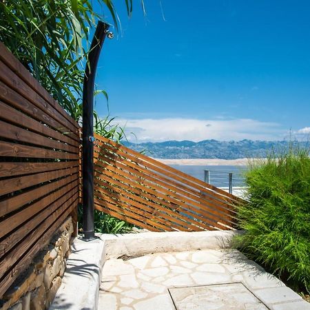 A White Cliffside Studio Đảo Pag Ngoại thất bức ảnh