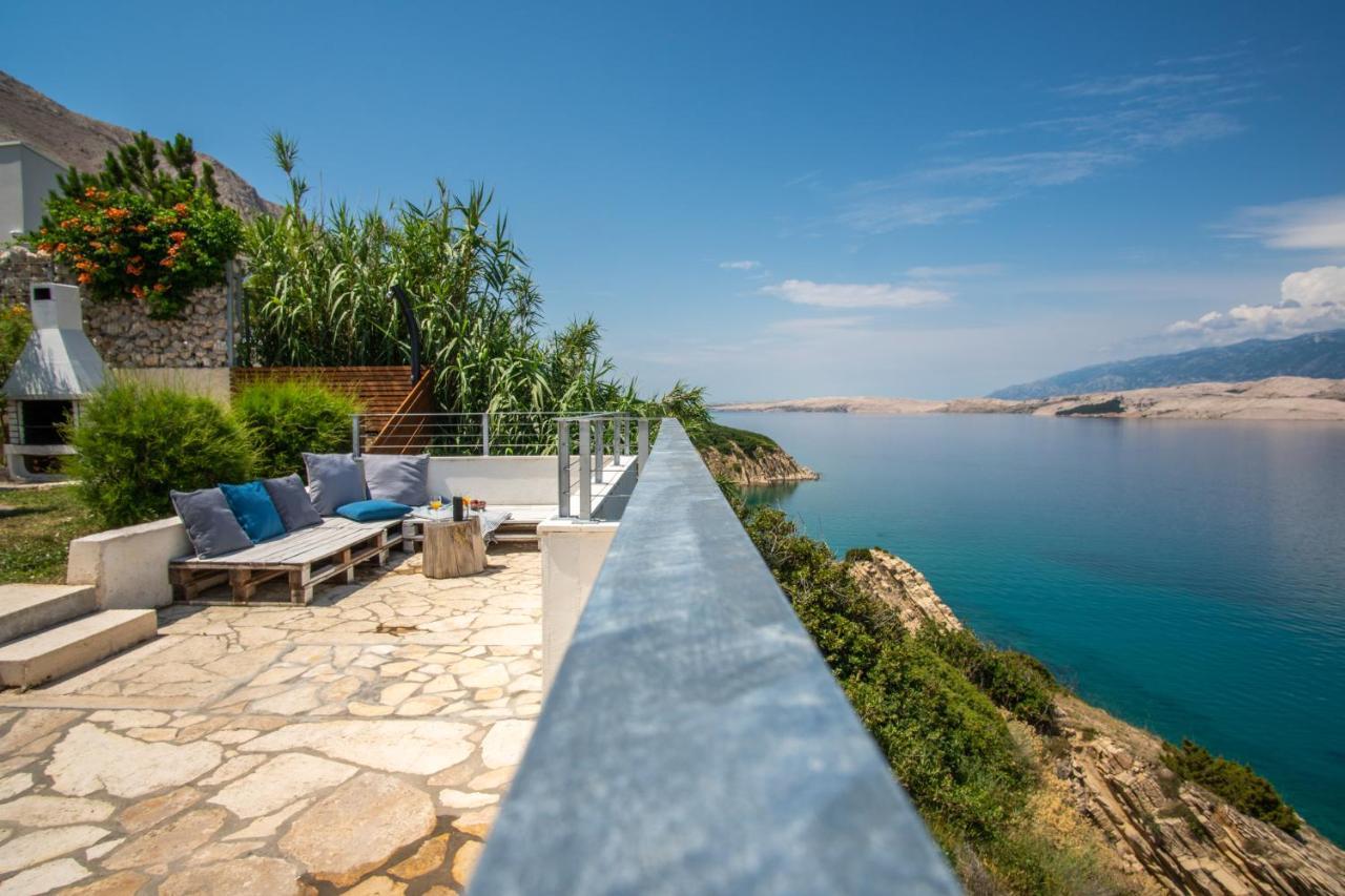A White Cliffside Studio Đảo Pag Ngoại thất bức ảnh