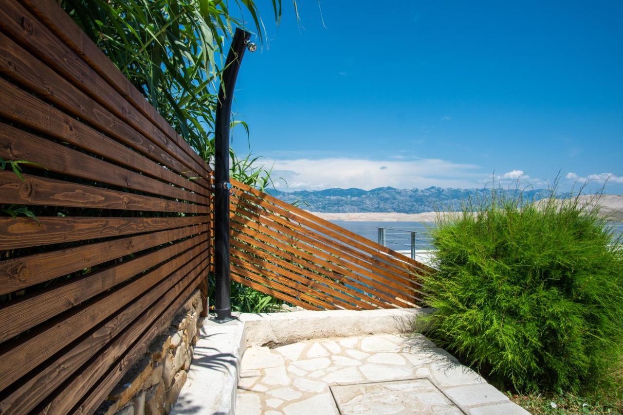A White Cliffside Studio Đảo Pag Ngoại thất bức ảnh