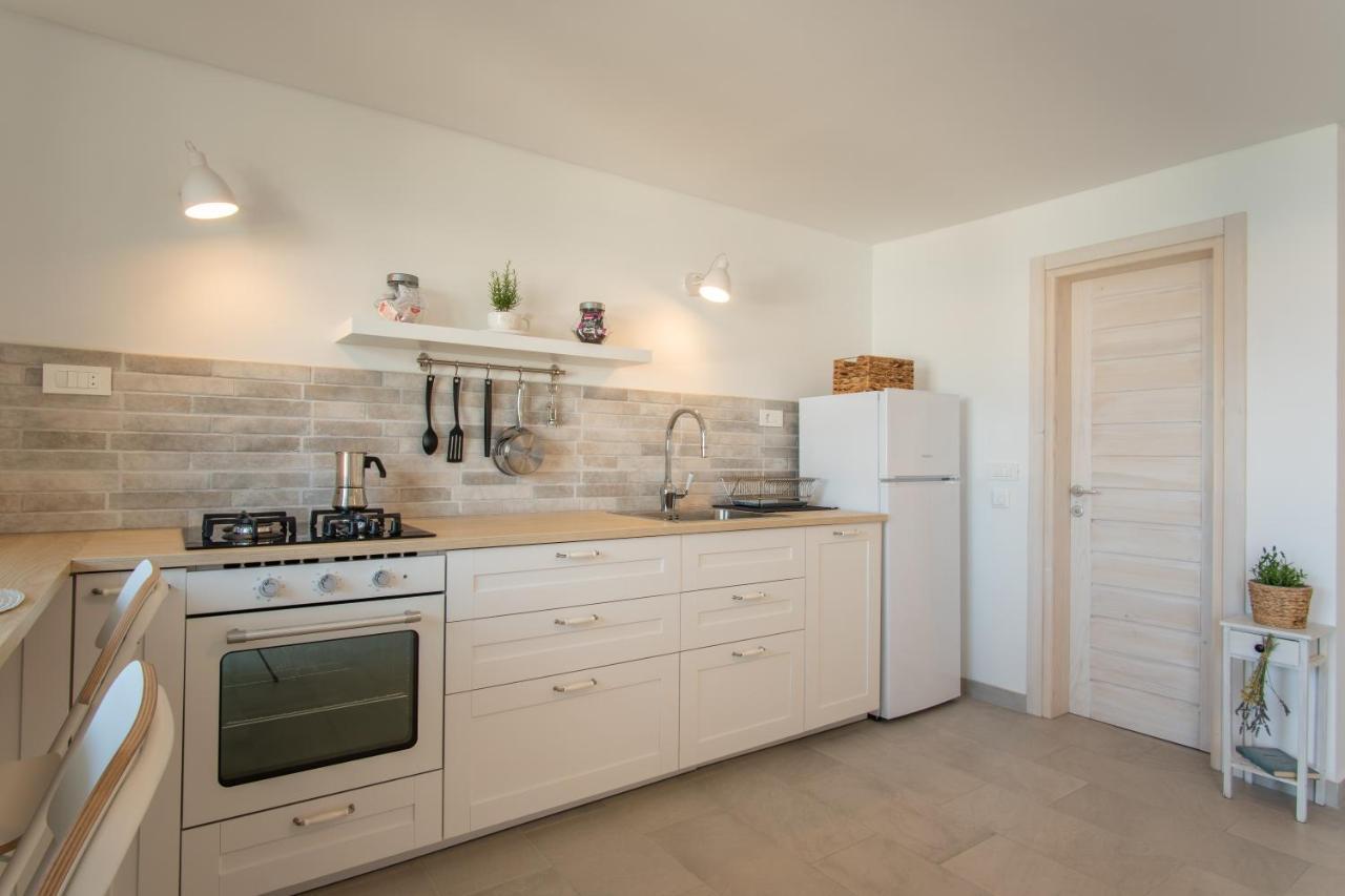 A White Cliffside Studio Đảo Pag Ngoại thất bức ảnh